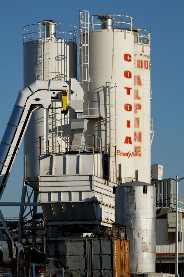 America In Motion. Metropolitan Ave, Alpina, New York. Quest - Im Wandel Der Zeit. Oliver Lins