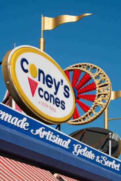 Coney Island Brooklyn New York. Typography Impressions. Quest - Im Wandel Der Zeit. Oliver Lins