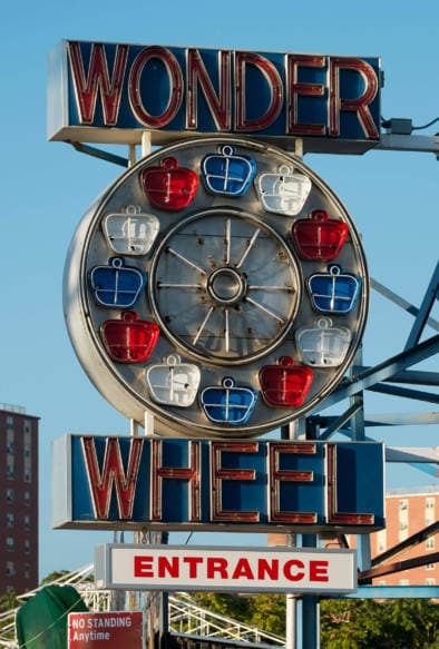Coney Island Brooklyn New York. Typography Impressions. Quest - Im Wandel Der Zeit. Oliver Lins