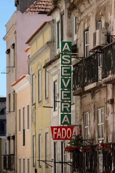 Lisbon's architecture, signs and storefronts. Quest - Im Wandel Der Zeit. Oliver Lins