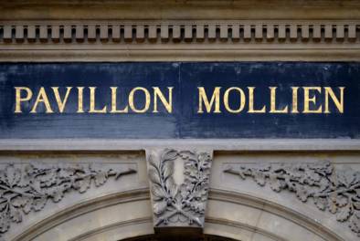 Streets Of Paris Signage. Quest - Im Wandel Der Zeit. Oliver Lins