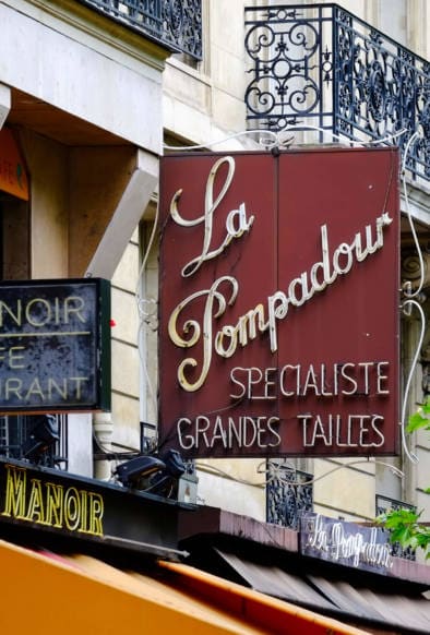 Streets Of Paris Signage. Quest - Im Wandel Der Zeit. Oliver Lins