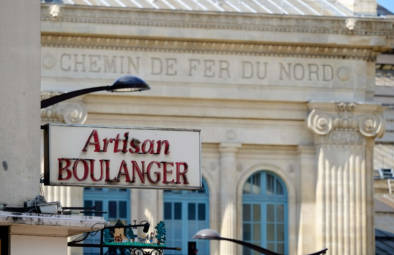 Streets Of Paris Signage. Quest - Im Wandel Der Zeit. Oliver Lins