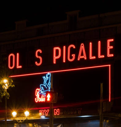Montmartre Pigalle By Night. Neon. Quest - Im Wandel Der Zeit. By Oliver Lins