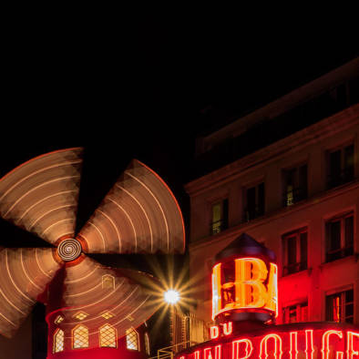 Montmartre Pigalle By Night. Neon. Quest - Im Wandel Der Zeit. By Oliver Lins