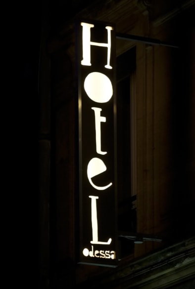 Signs Montparnasse - Oliver Lins, Quest - Im Wandel der Zeit