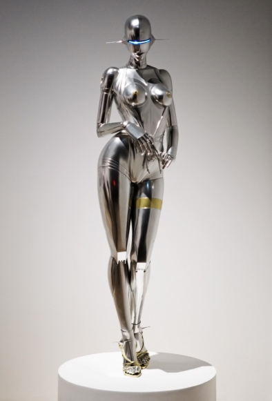 Blade Runner | Dangerous Days 02 - Man/Machine. Oliver Lins Tokyo Robot Lady Mori Art Museum