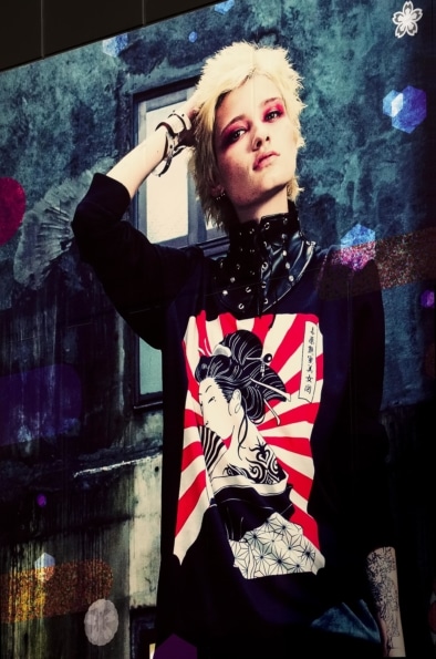 Blade Runner | Dangerous Days 02 - Man/Machine. Oliver Lins Japan Star Dust