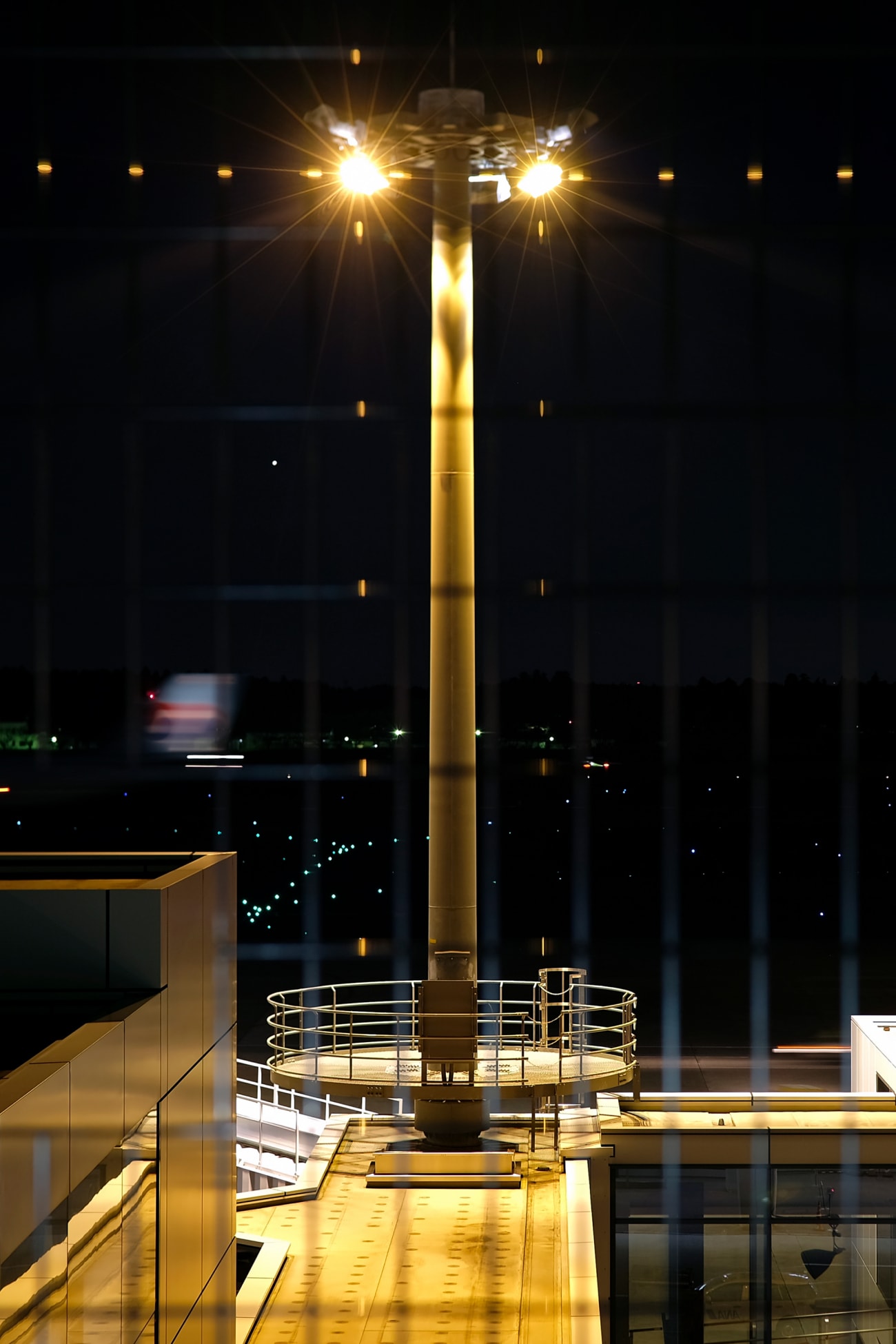 Blade Runner | Dangerous Days 03 - Structure/Network. Oliver Lins - Invading Spaces - Narita Airport