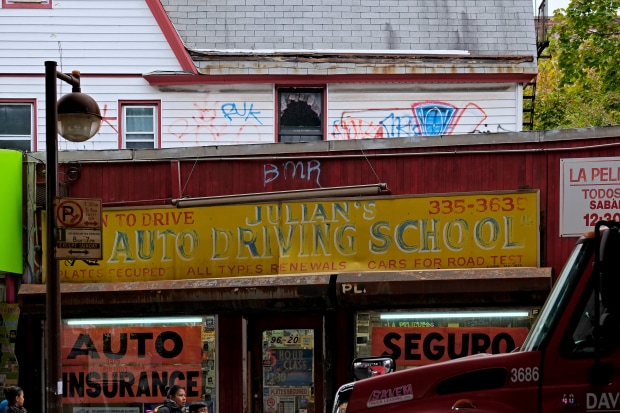 International Express, Queens New York. Quest - Im Wandel Der Zeit. Oliver Lins