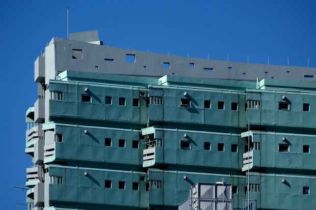 Gunkan Higashi Shinjuku - Quest - Oliver Lins