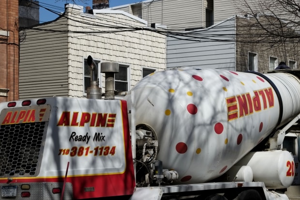 America In Motion. Metropolitan Ave, Alpina, New York. Quest - Im Wandel Der Zeit. Oliver Lins