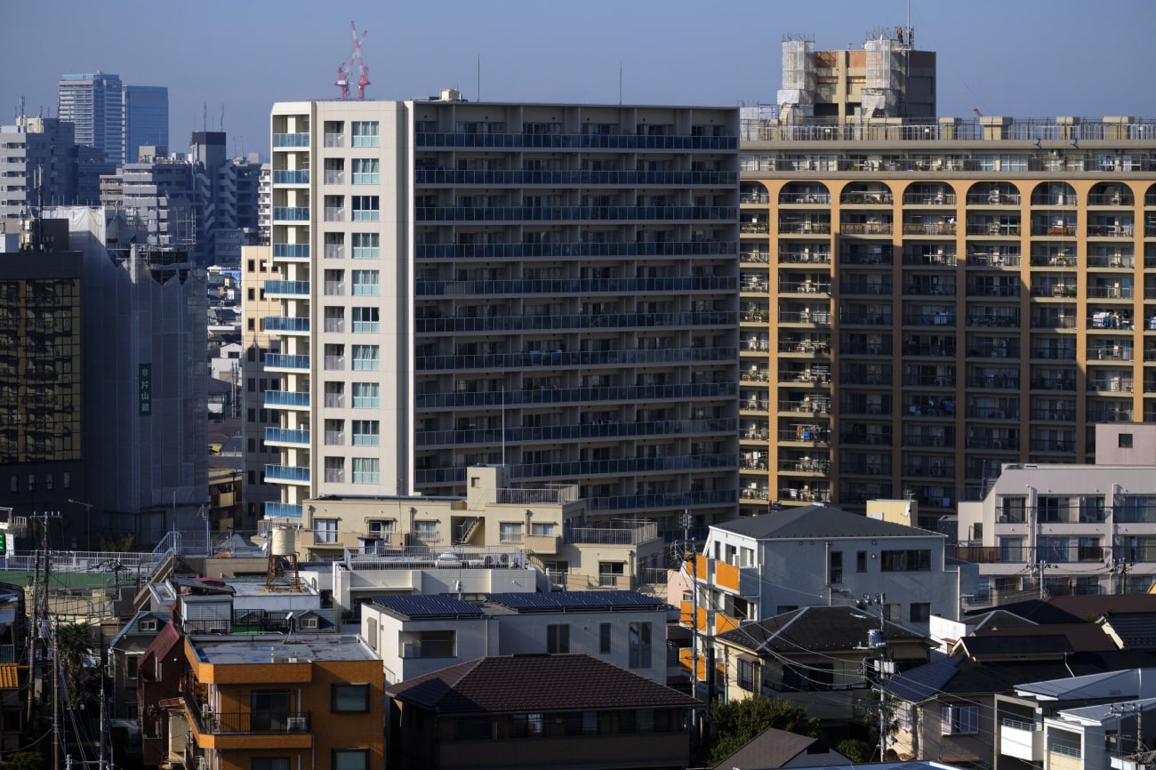 Dangerous Days 04, Oliver Lins, Invading Spaces, Tokyo Architecture Skyline Shinjuku Detail