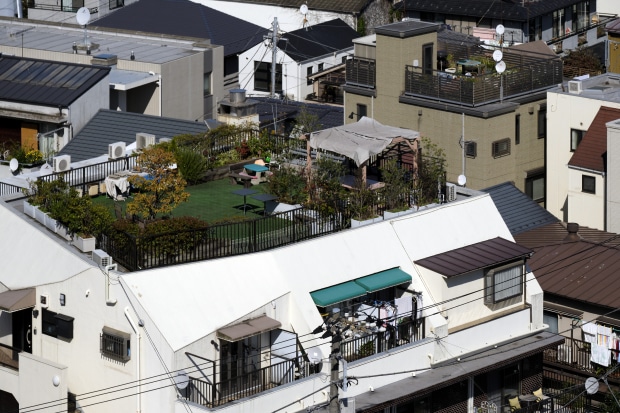 Dangerous Days 04, Oliver Lins, Invading Spaces, Tokyo Architecture Skyline Shinjuku Detail