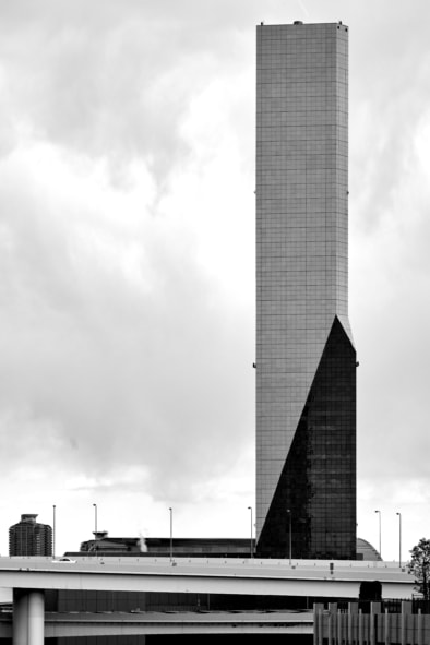 Dangerous Days 04 - Architecture/Space, Oliver Lins - Invading Spaces, Modern Architecture Tokyo