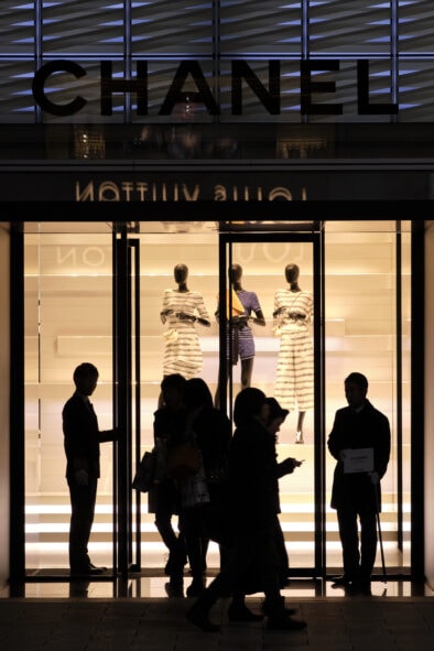 Blade Runner | Dangerous Days 05 | Oliver Lins - Japanese OOH advertising - Ginza Chanel storefront signage